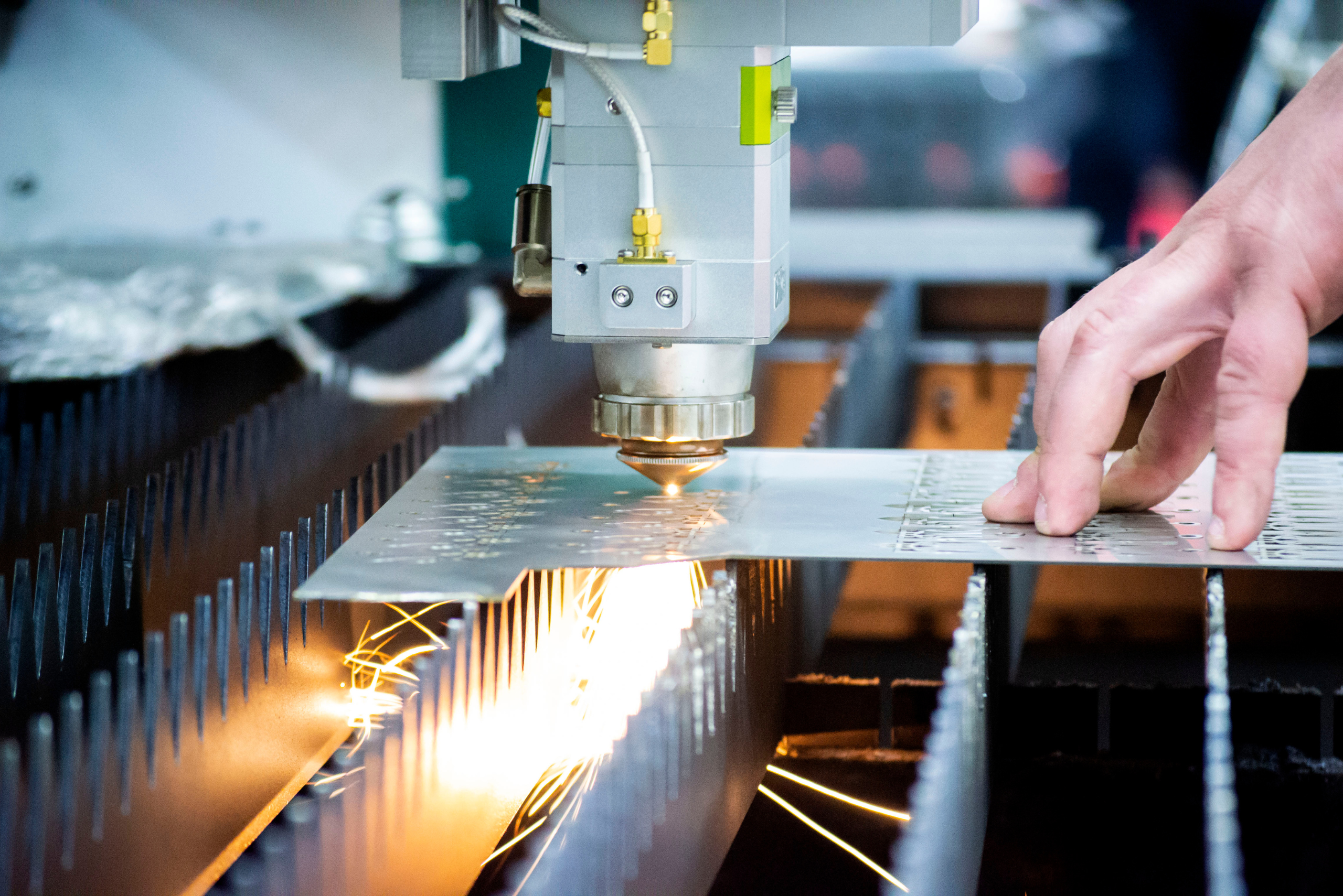 Manufacturing Costs vs Productivity: Cutting Tools and Beyond